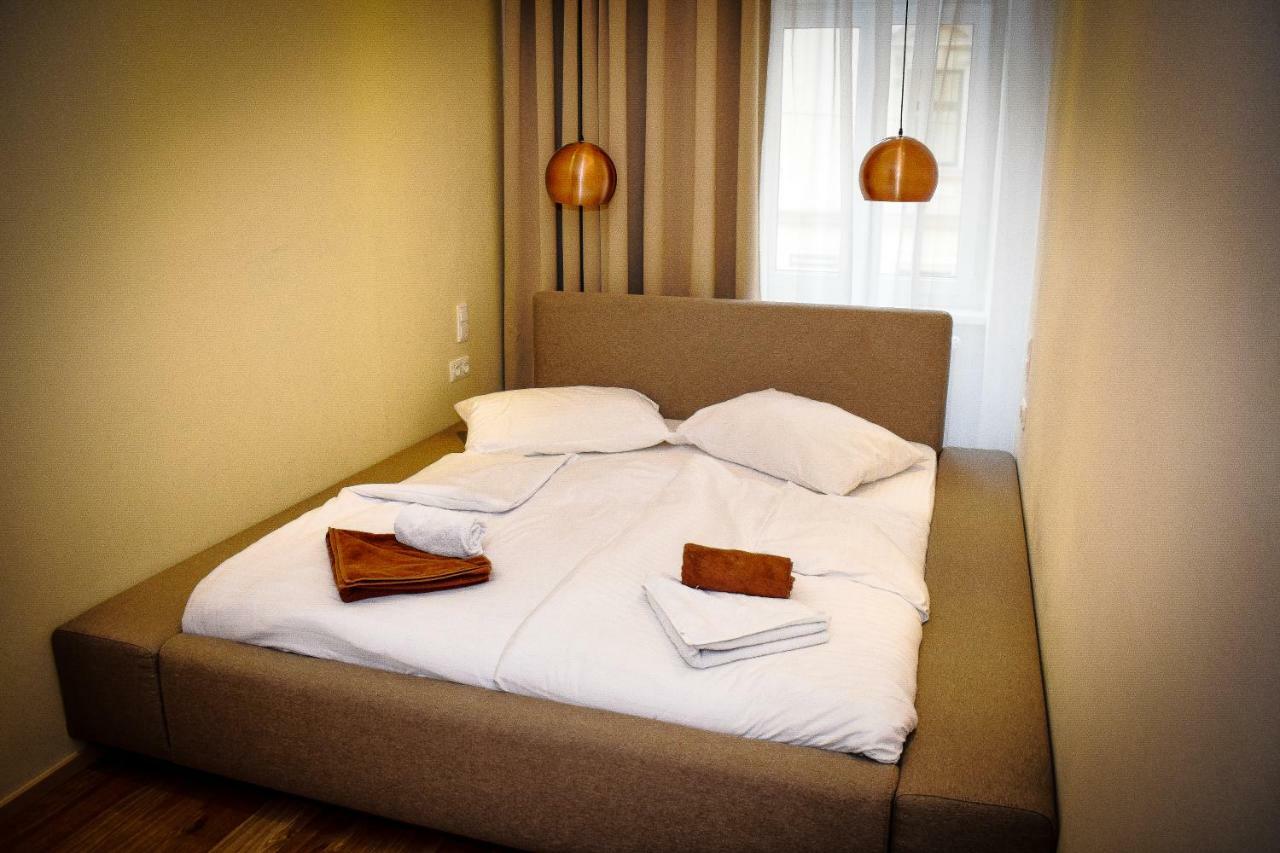 Aurellia Apartment